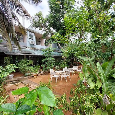 Lake Wave Hotel أنرادابورام المظهر الخارجي الصورة