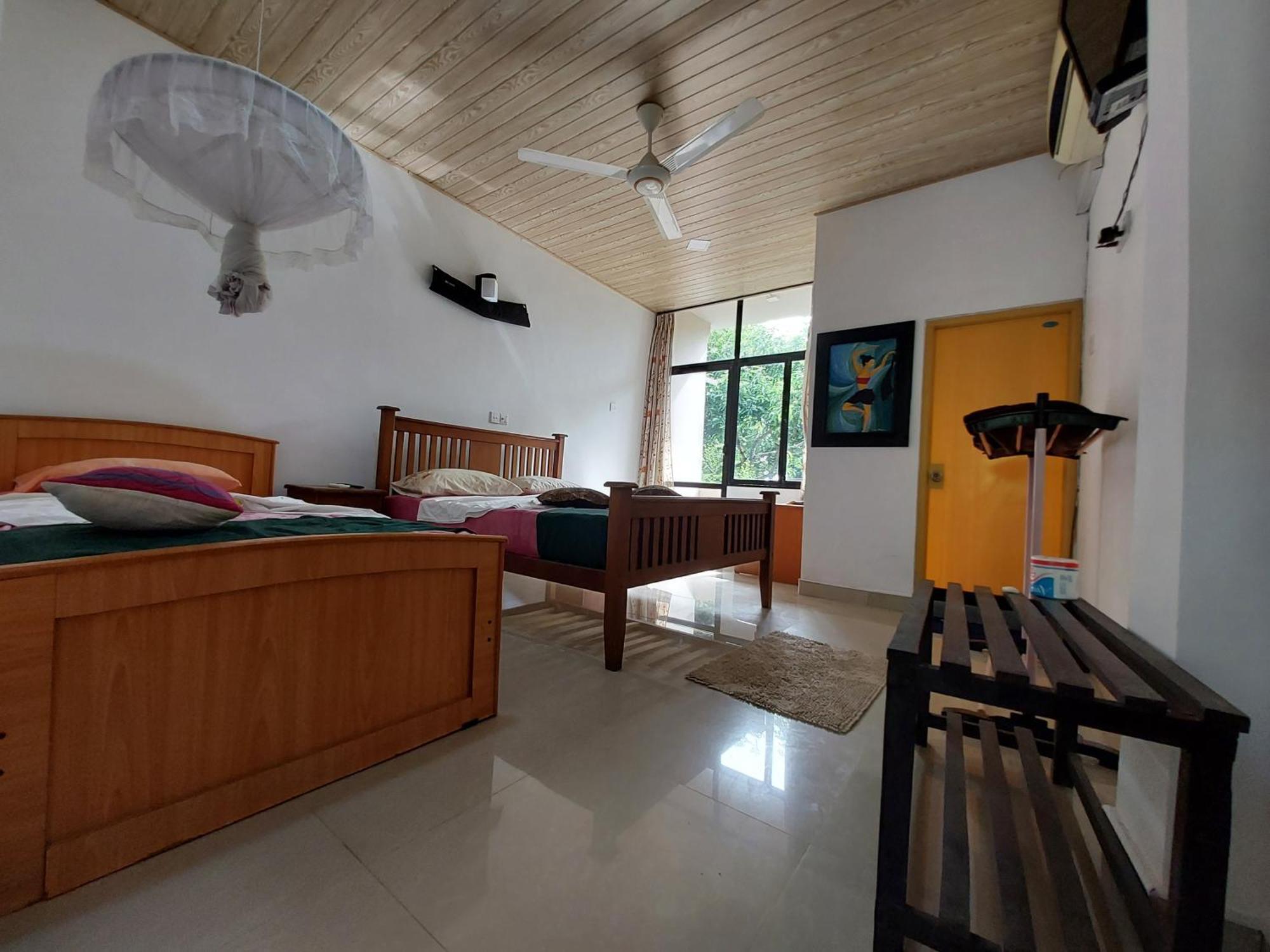 Lake Wave Hotel أنرادابورام المظهر الخارجي الصورة