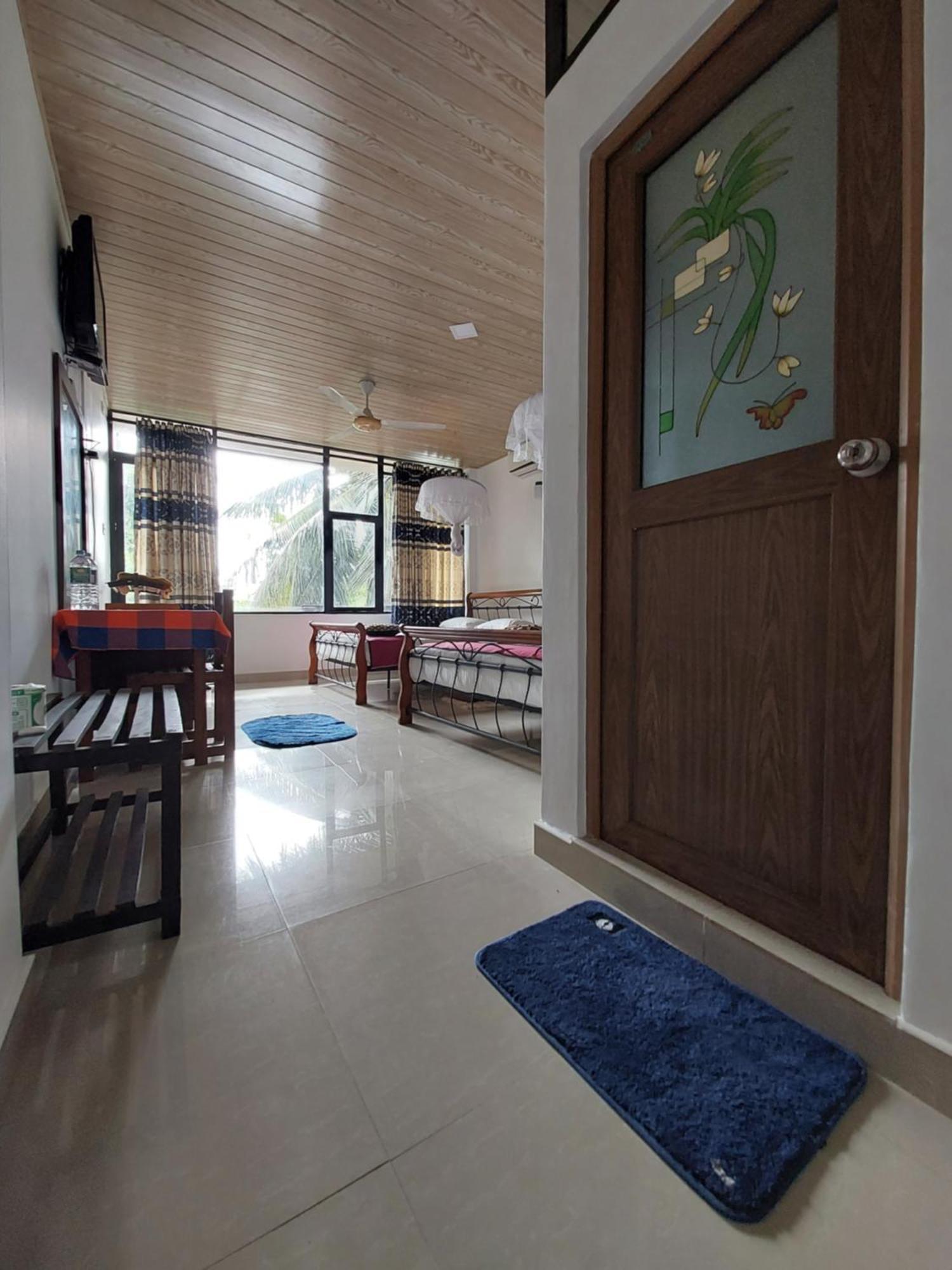 Lake Wave Hotel أنرادابورام المظهر الخارجي الصورة