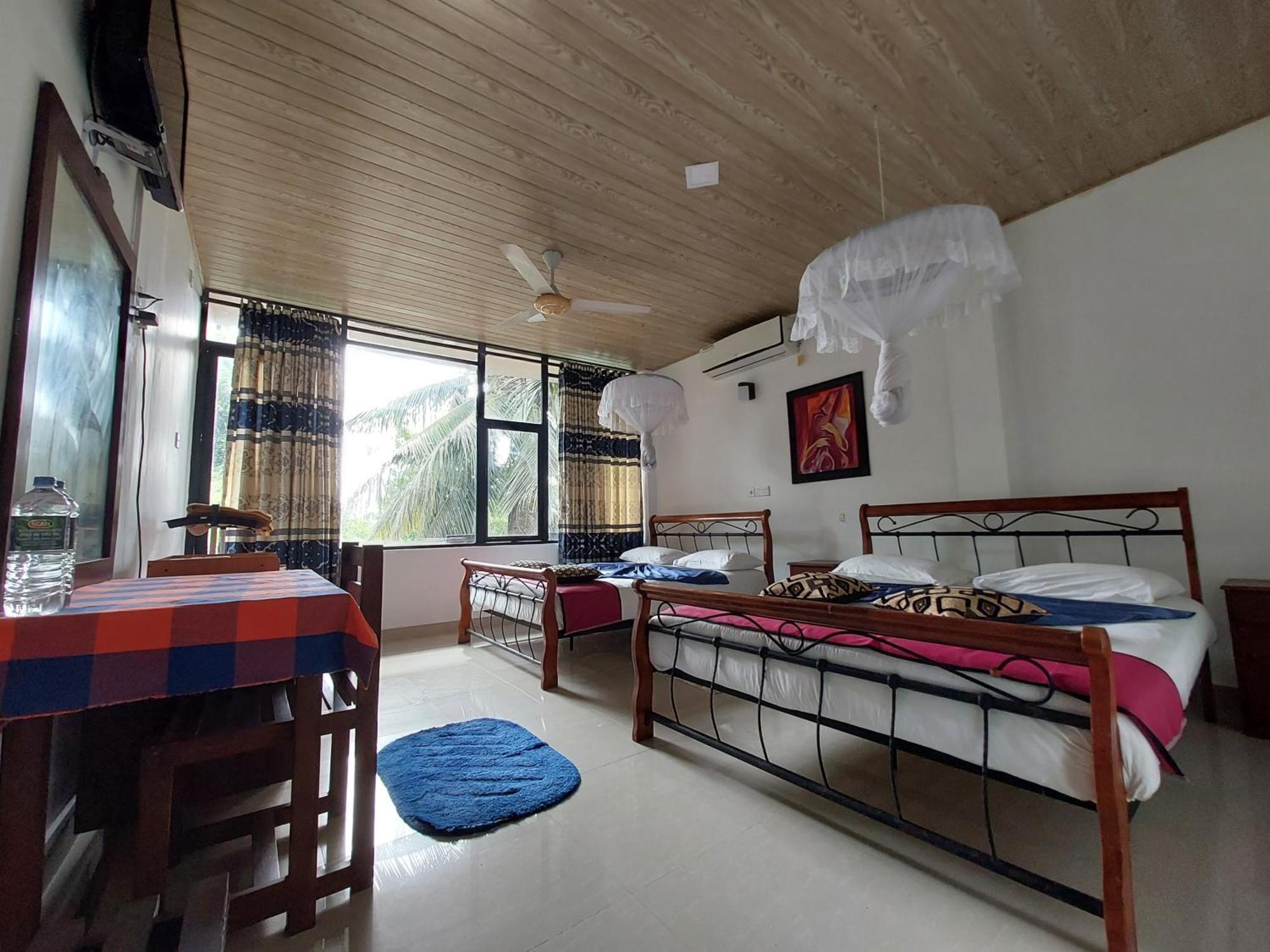 Lake Wave Hotel أنرادابورام المظهر الخارجي الصورة