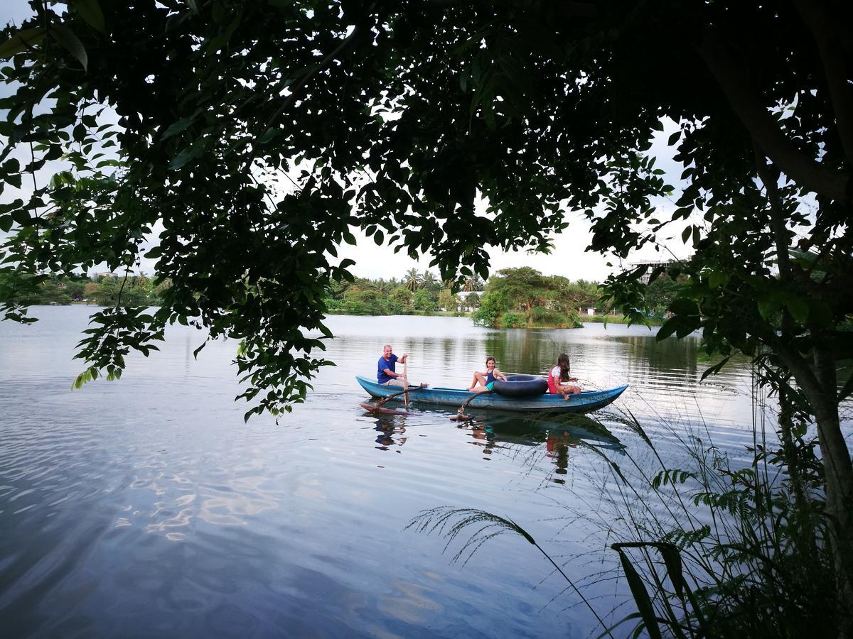 Lake Wave Hotel أنرادابورام المظهر الخارجي الصورة